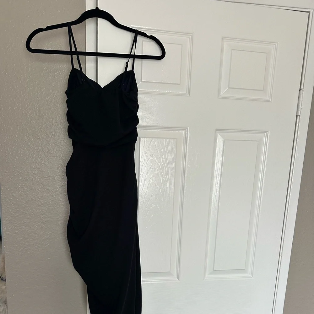 Abercrombie Ruched Front Cutout Asymmetrical Midi Dress - Picture 7 of 10